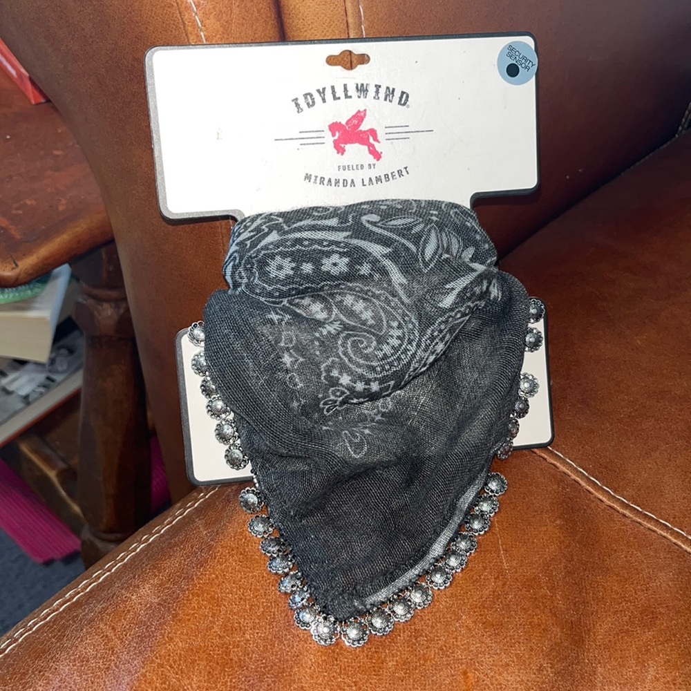 Bandana scarf necklace with silver detailing